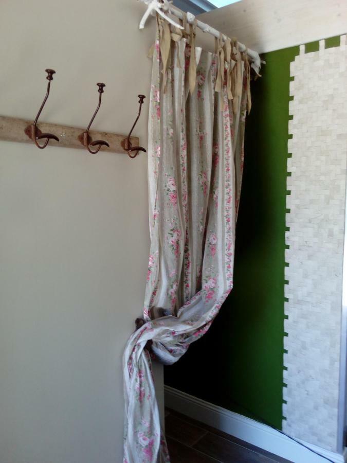 Le P'tit Nid De Gabriel Bed & Breakfast Les Touches-de-Périgny